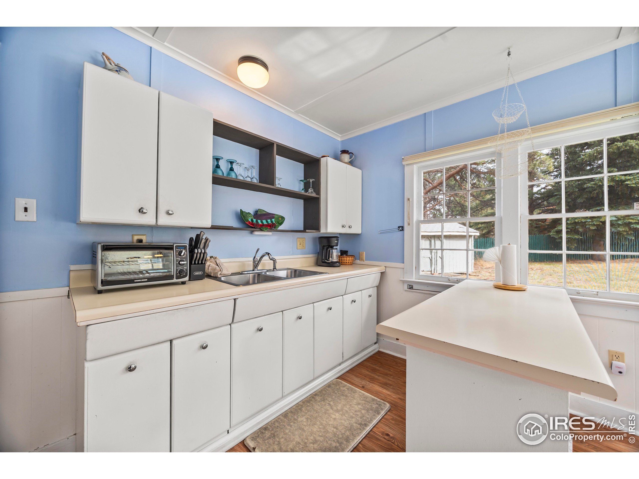 1575 Lower Broadview Rd