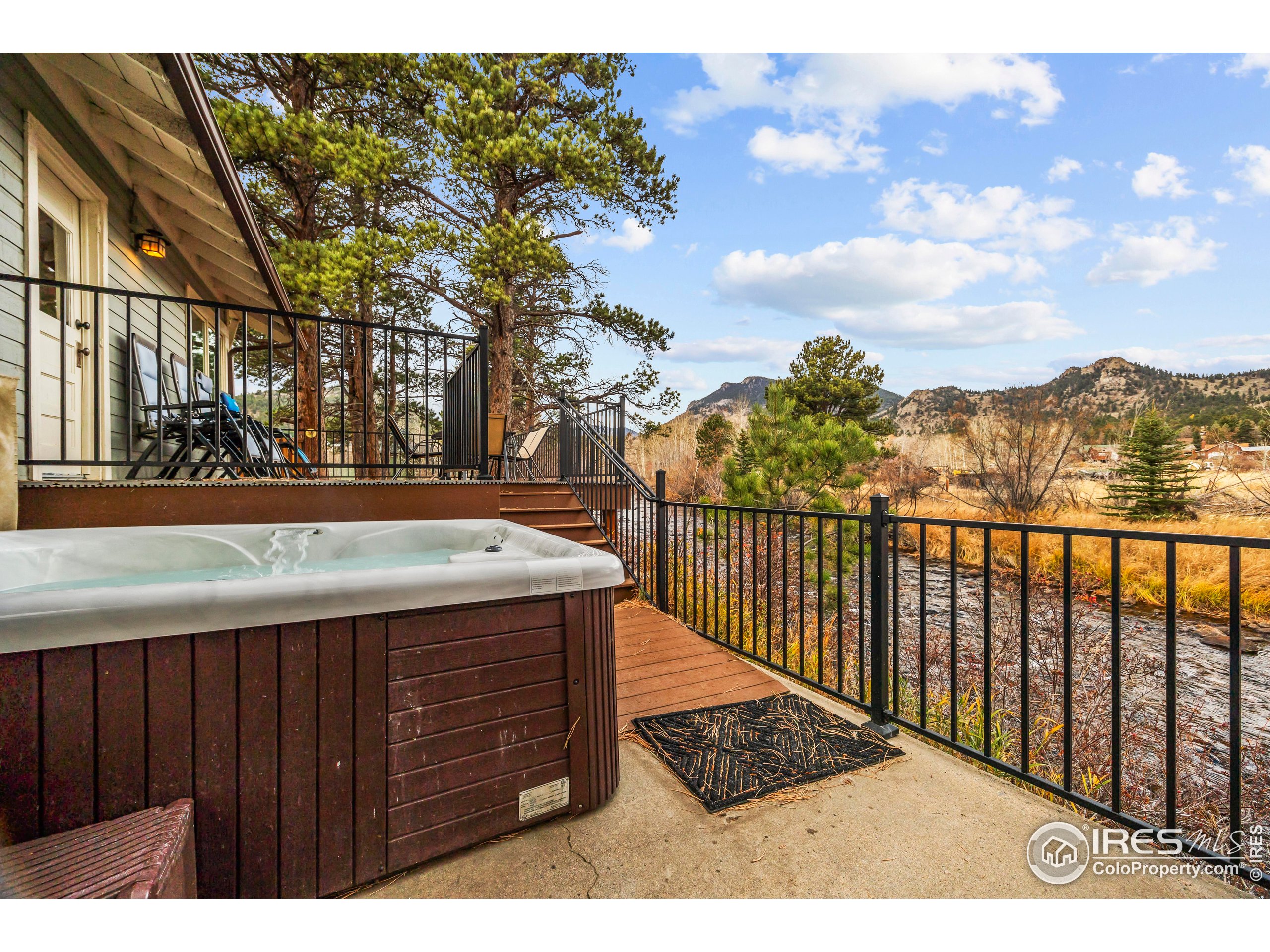 1575 Lower Broadview Rd