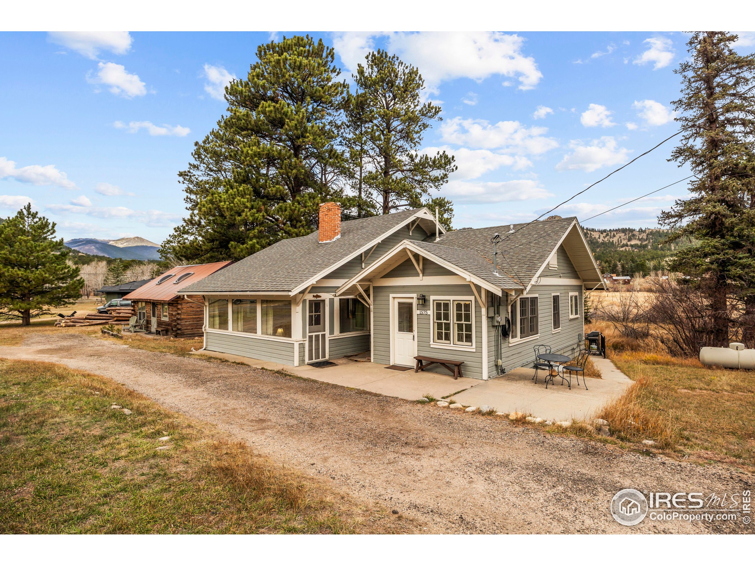 1575 Lower Broadview Rd