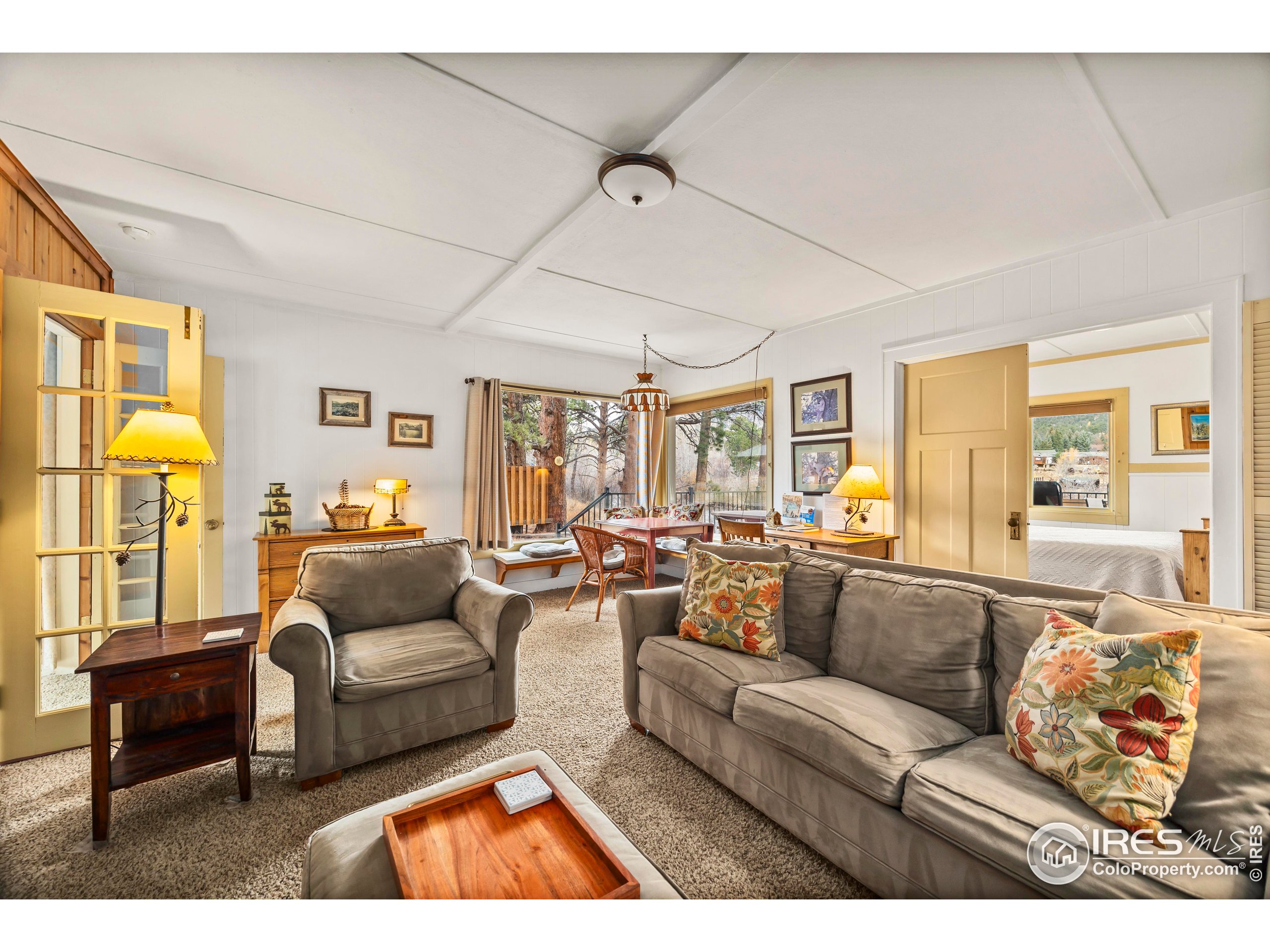 1575 Lower Broadview Rd