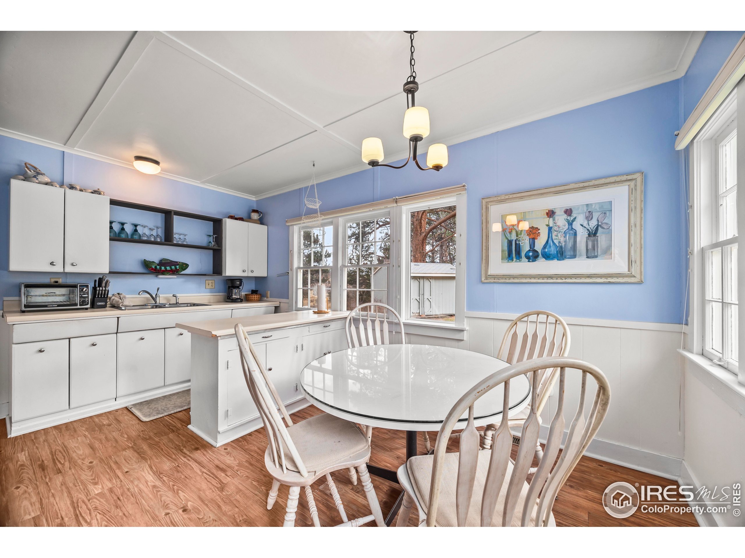 1575 Lower Broadview Rd