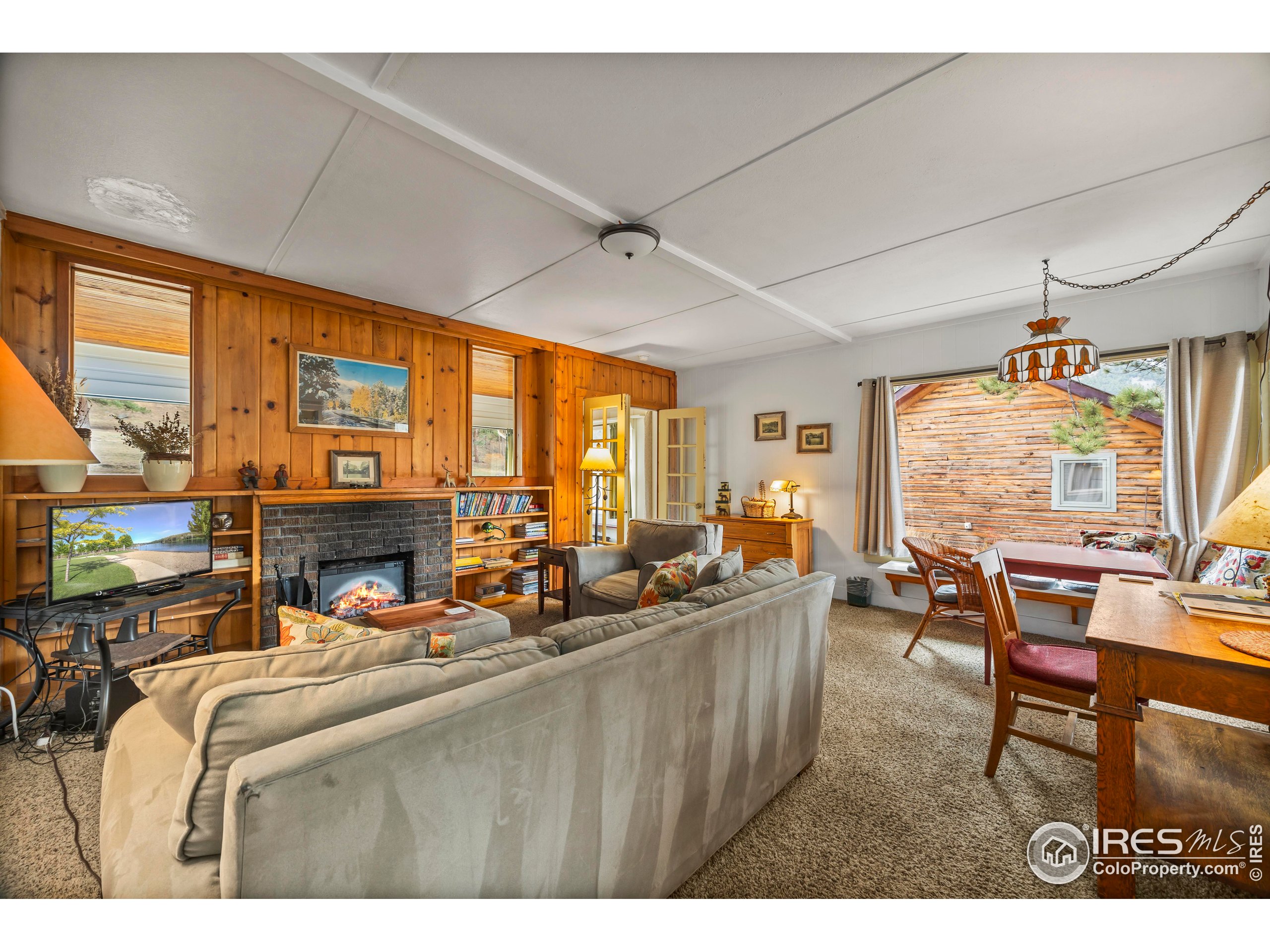 1575 Lower Broadview Rd