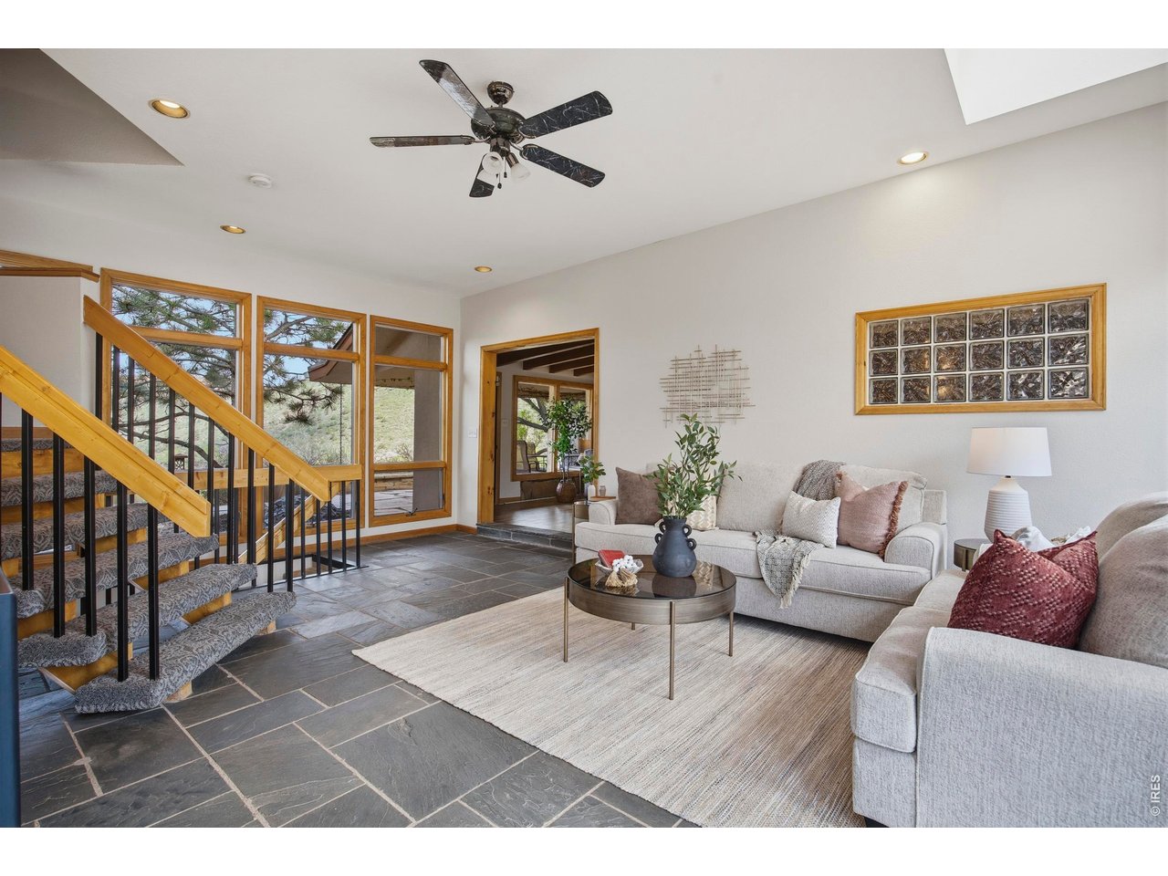 4717 Bay View Dr