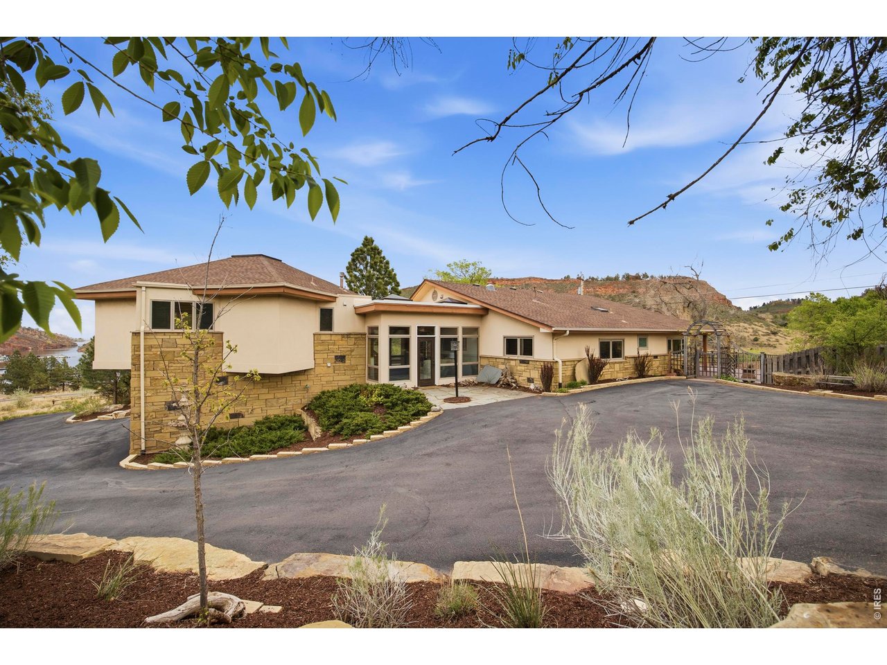 4717 Bay View Dr