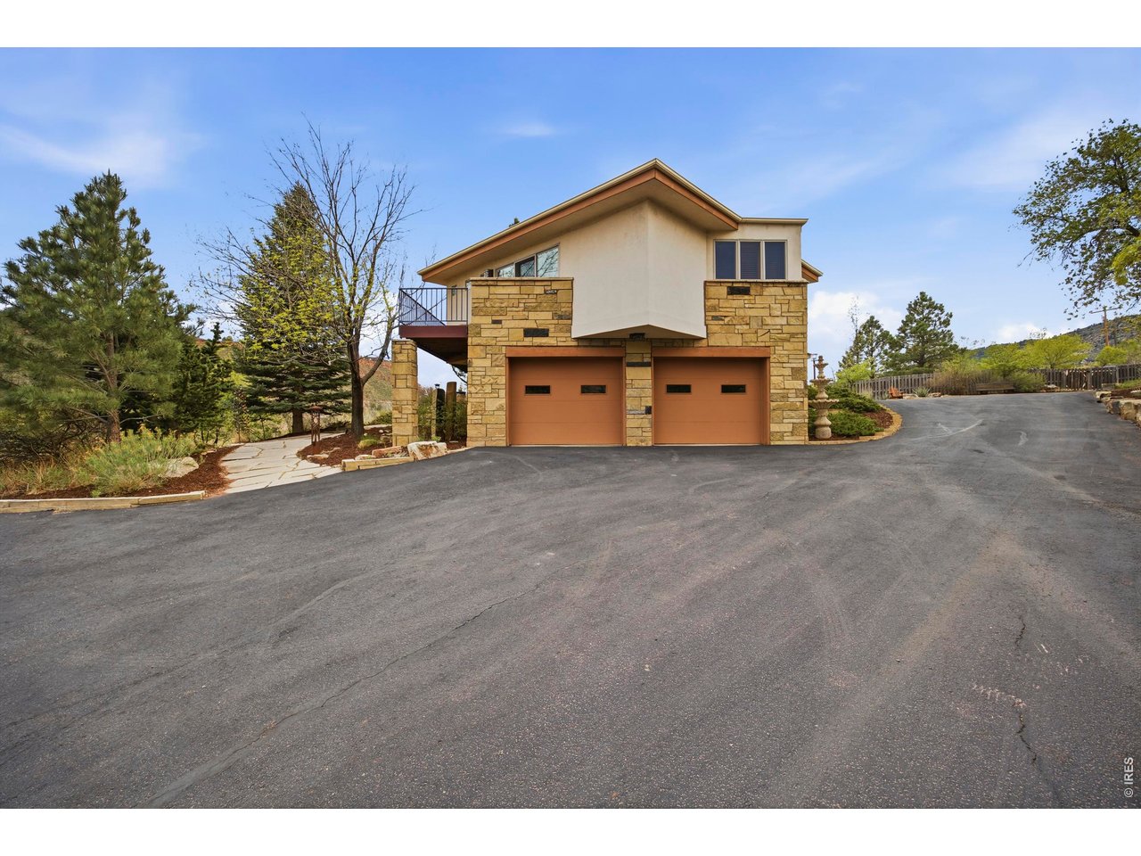 4717 Bay View Dr