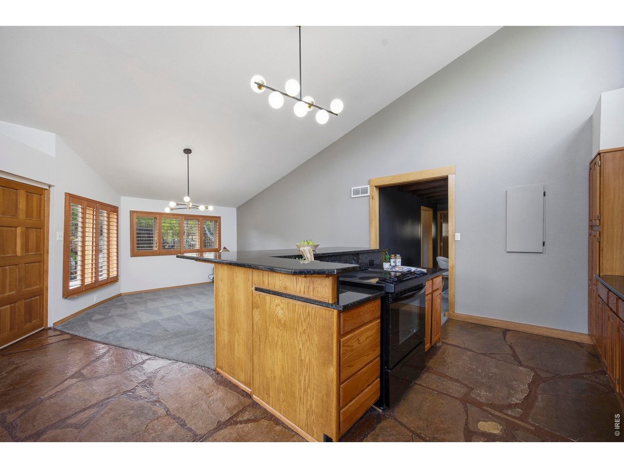 4717 Bay View Dr