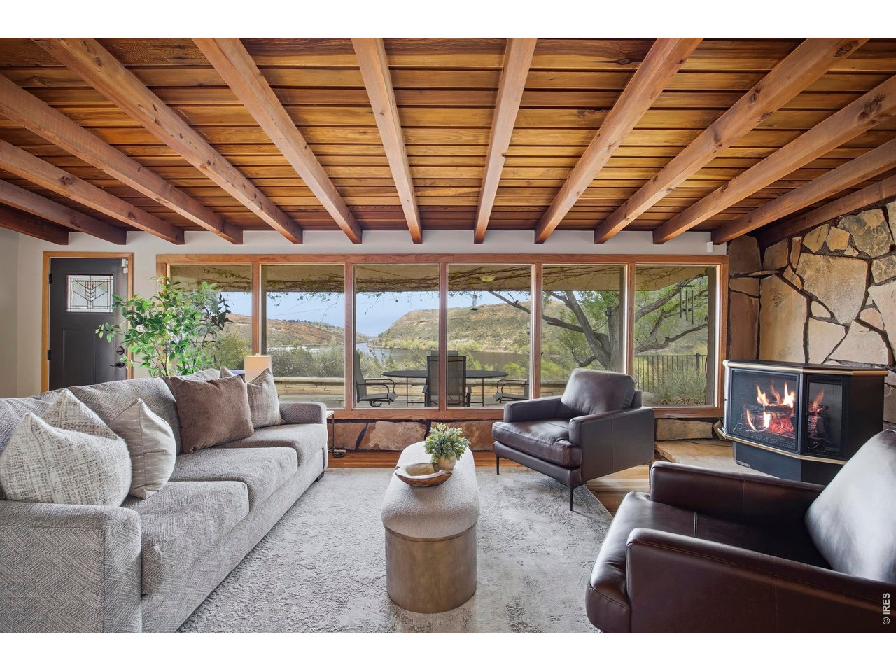 4717 Bay View Dr