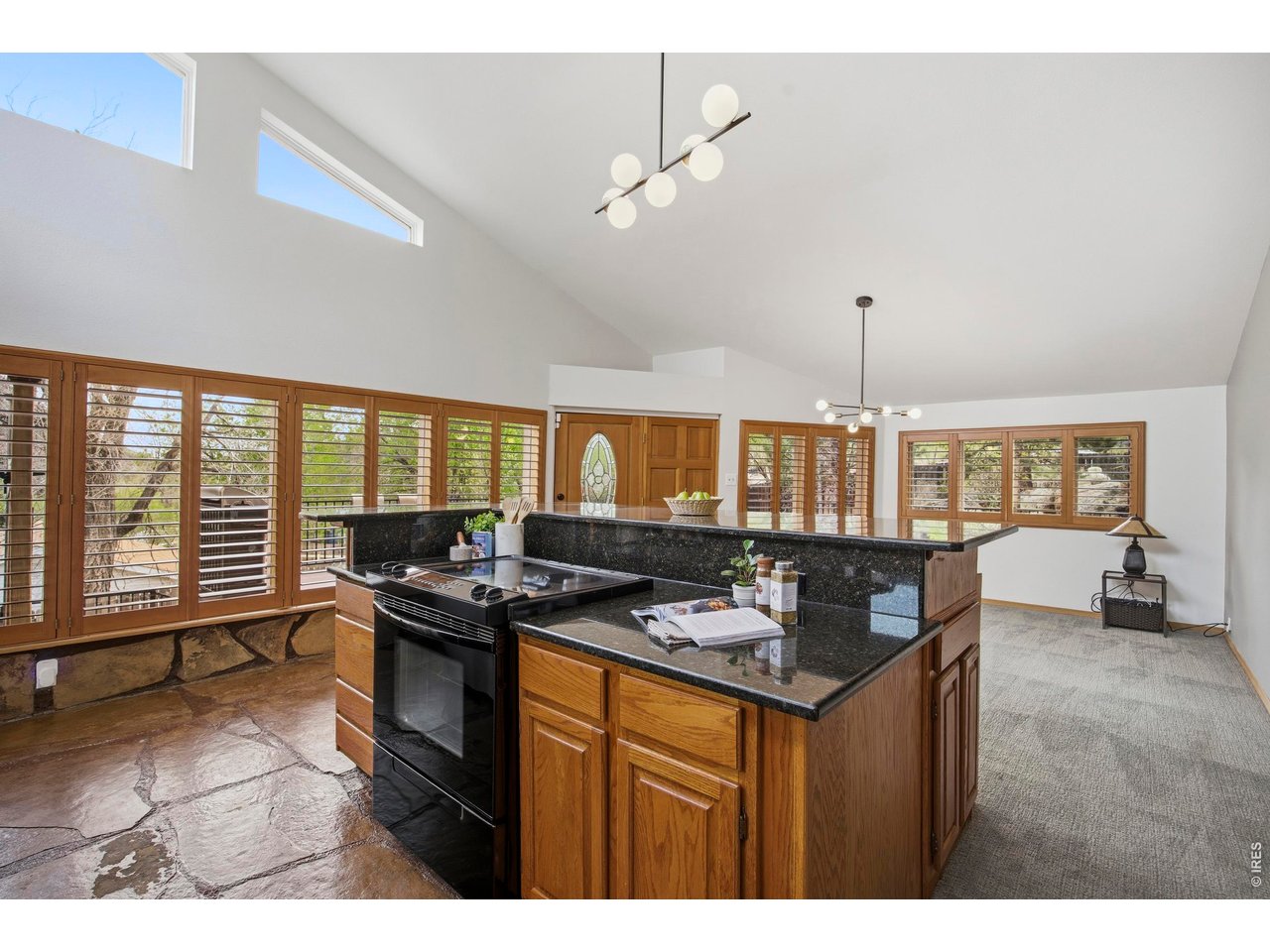 4717 Bay View Dr