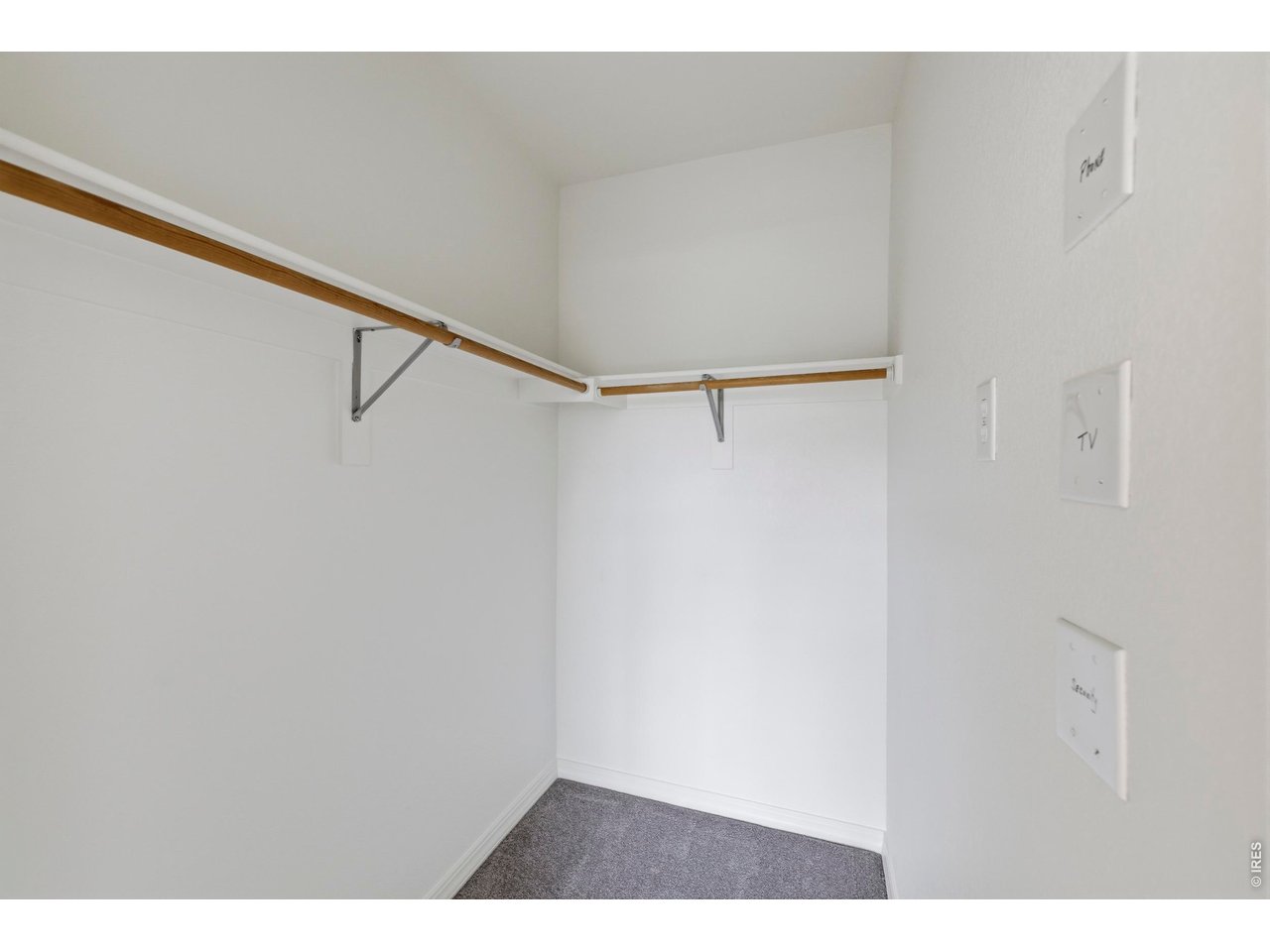 5220 Boardwalk Dr I-34