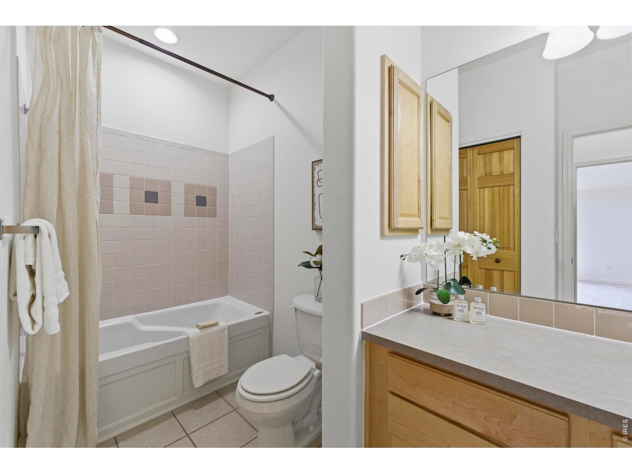 5220 Boardwalk Dr I-34