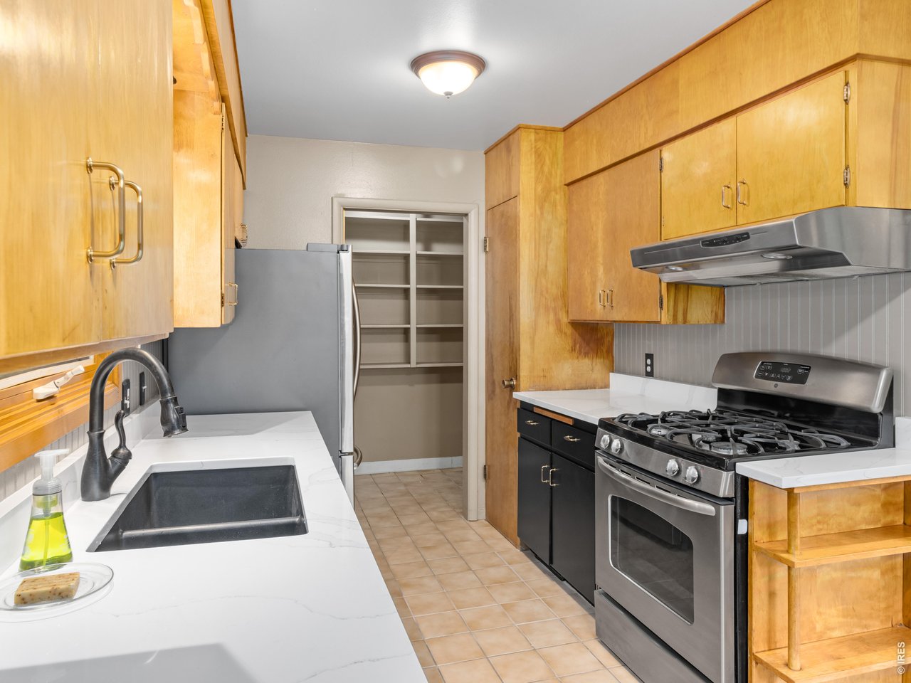 414 W 13th St