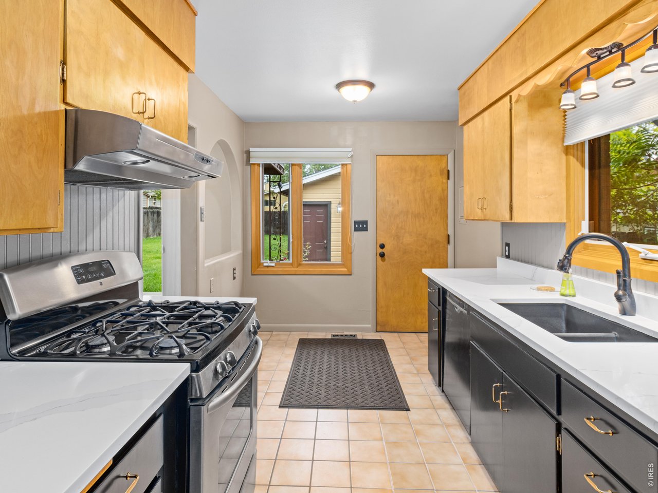 414 W 13th St