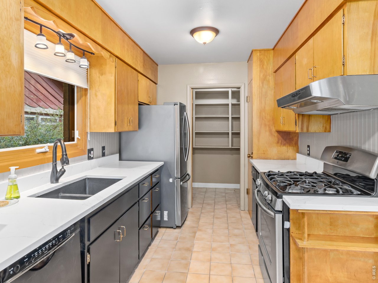 414 W 13th St