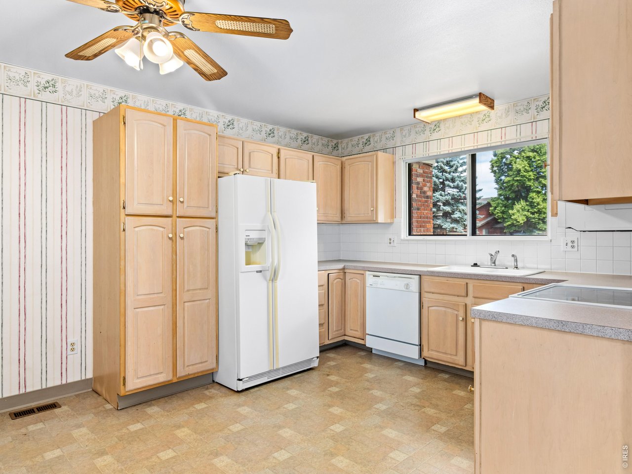 1024 Oxford Ln 52