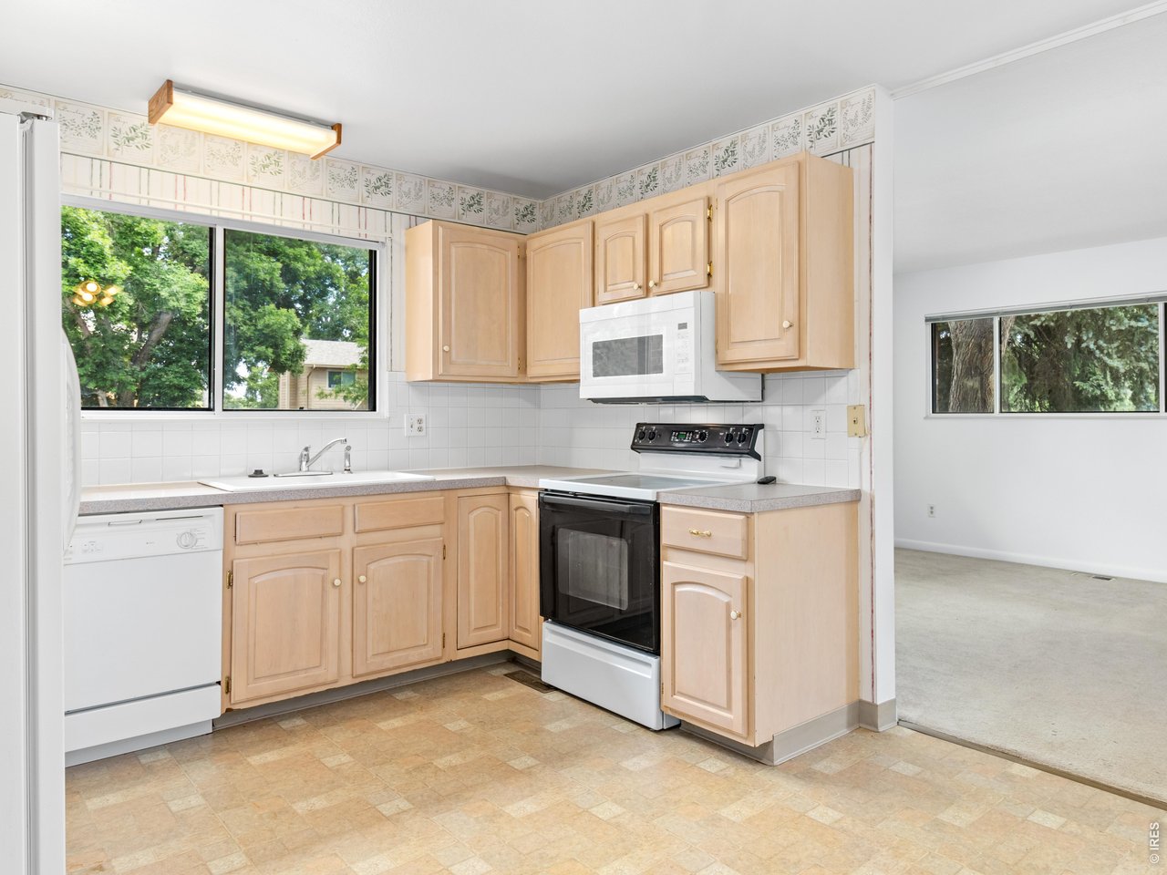 1024 Oxford Ln 52