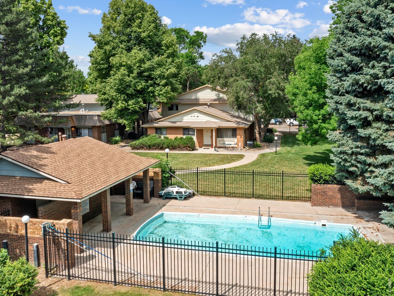 1024 Oxford Ln 52