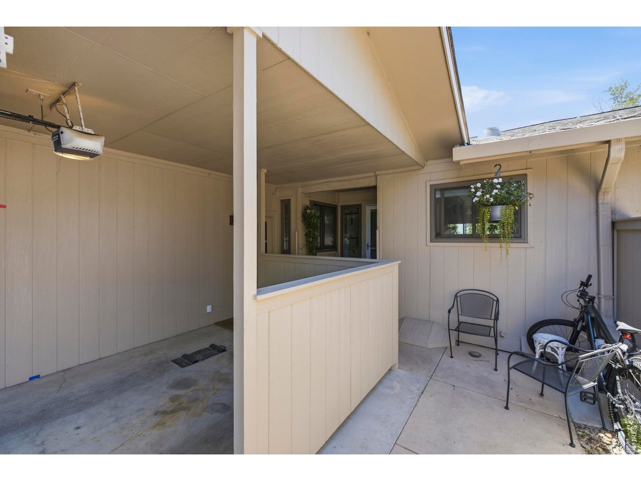 1643 Adriel Dr