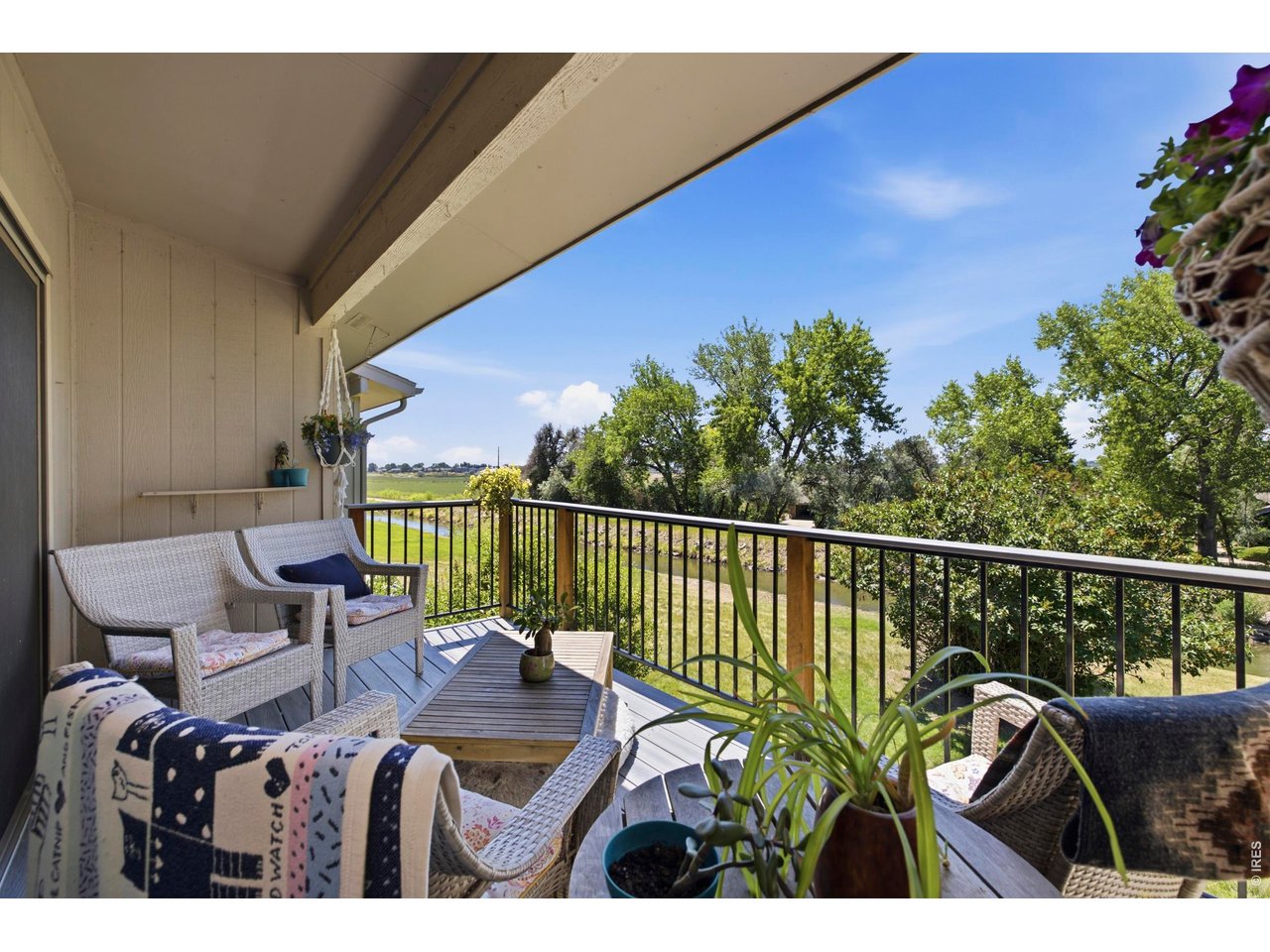 1643 Adriel Dr