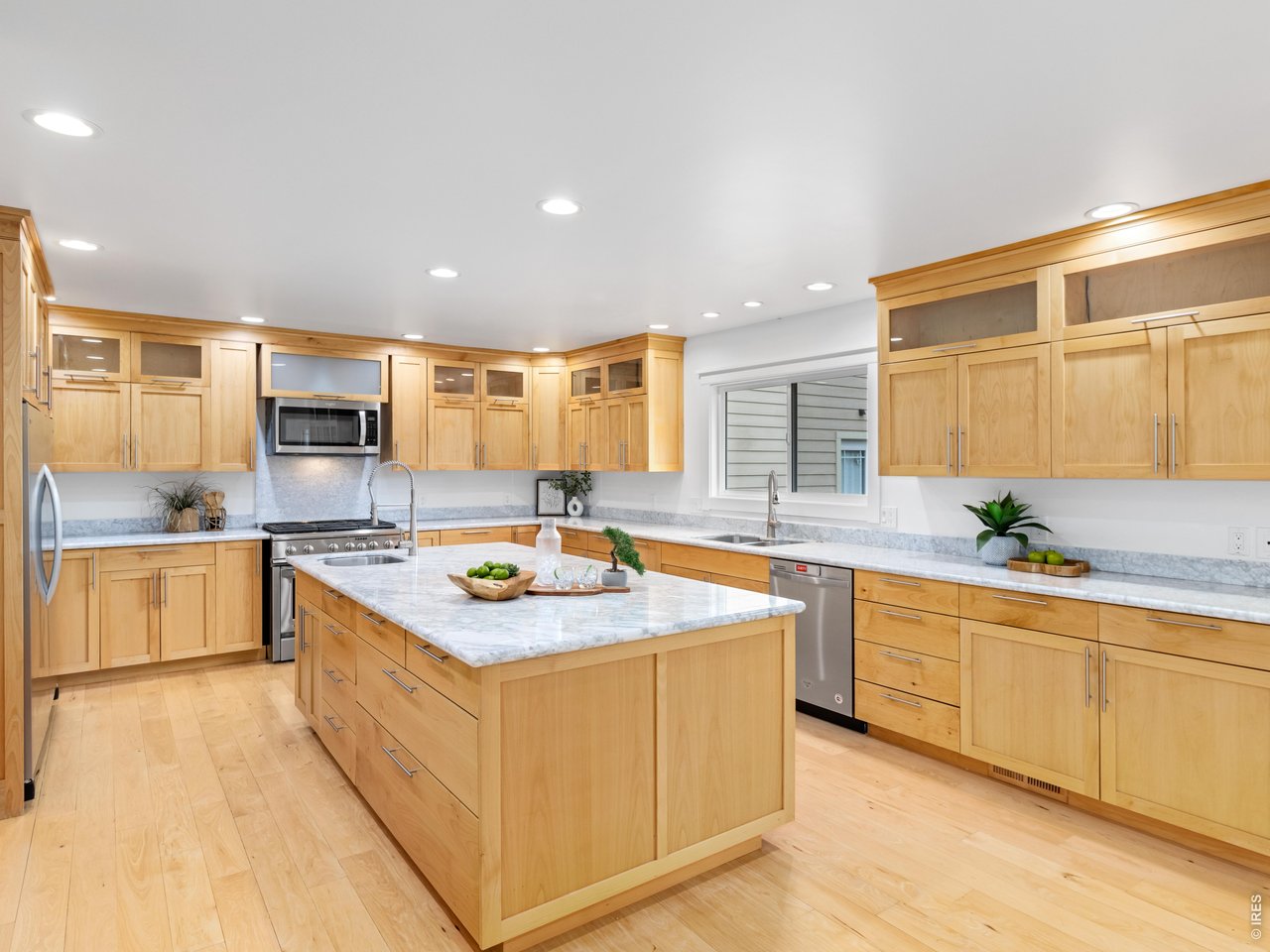 1765 Olympian Ln