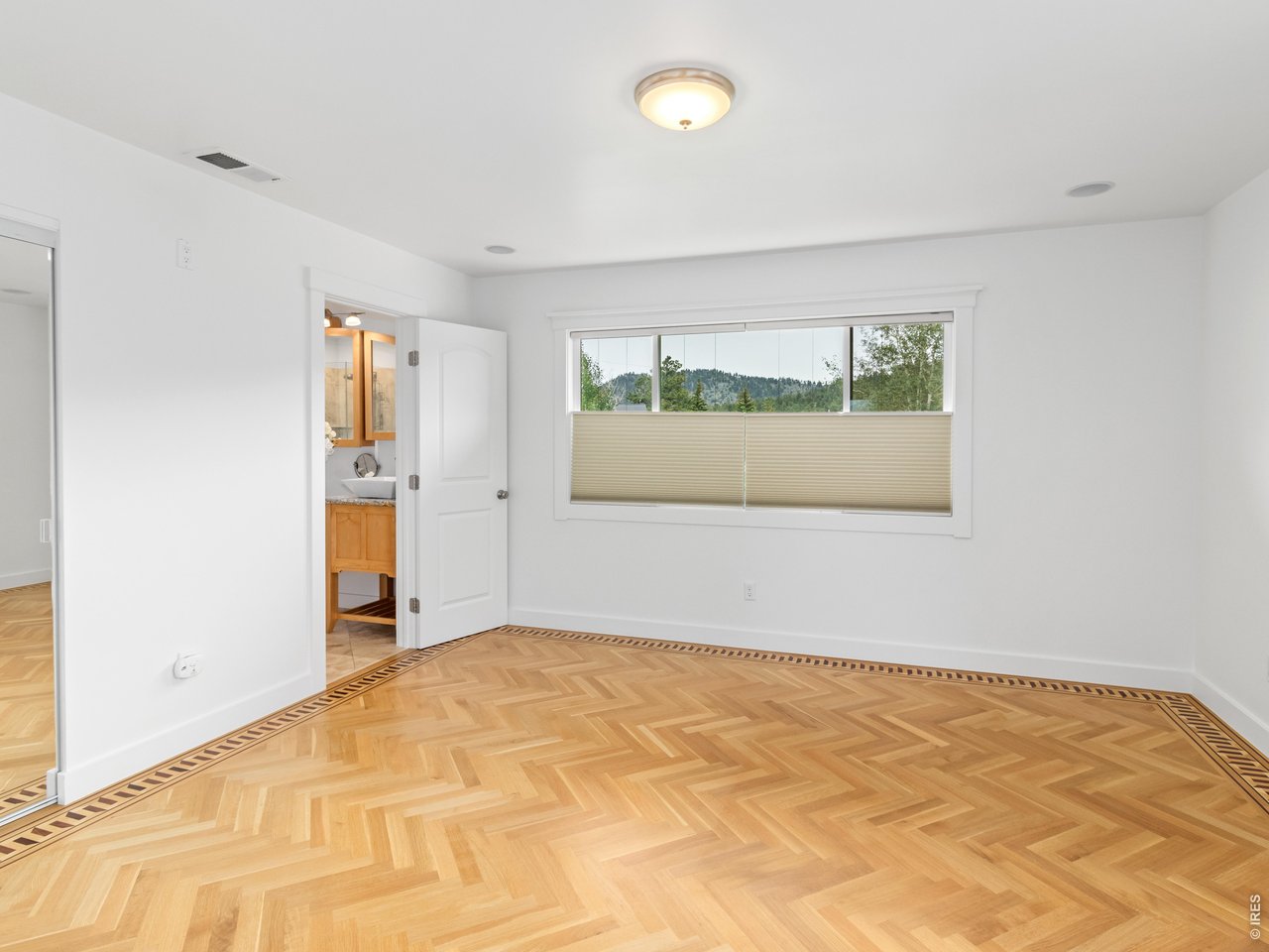 1765 Olympian Ln