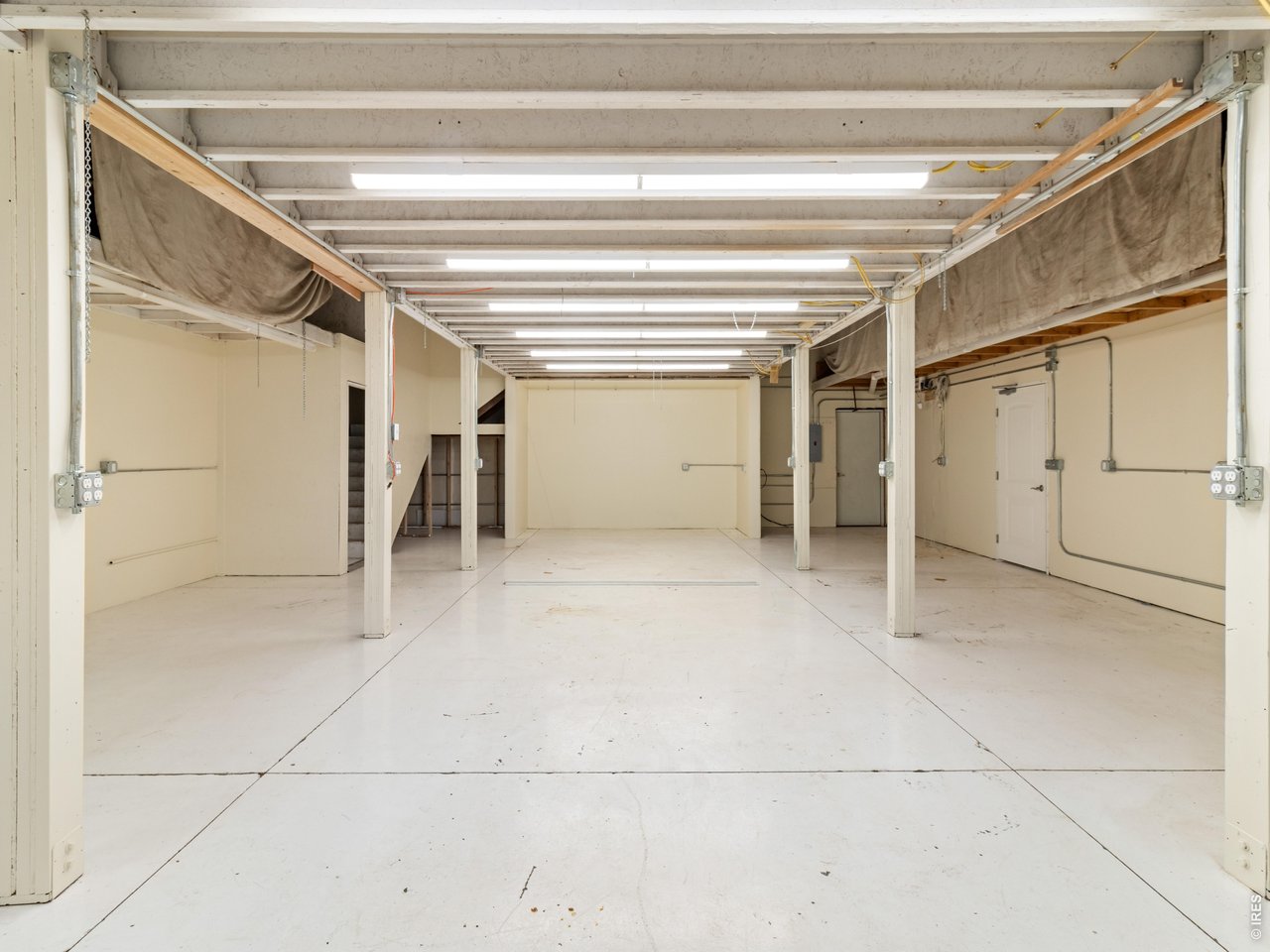 1765 Olympian Ln
