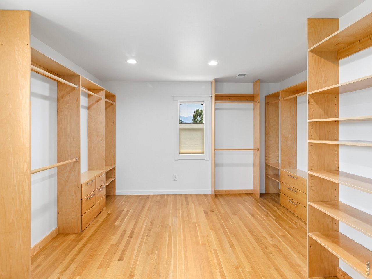 1765 Olympian Ln