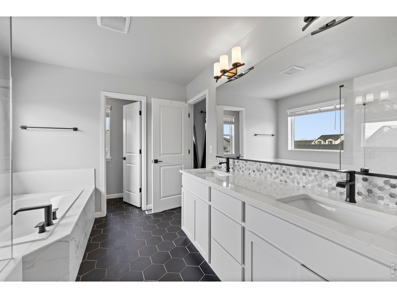 356 Bluestar Dr