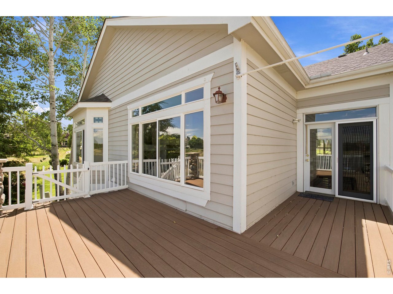 535 Lakeside Pl