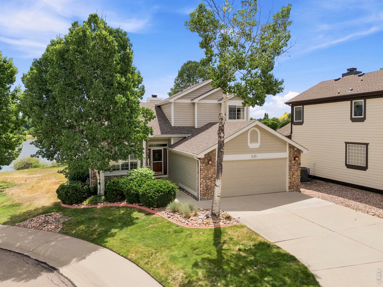 535 Lakeside Pl