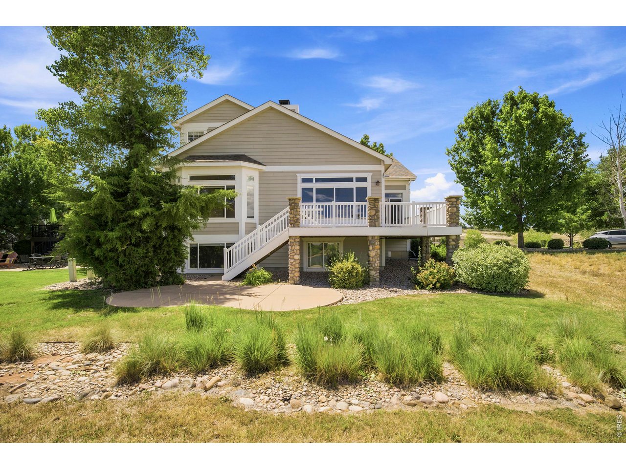 535 Lakeside Pl