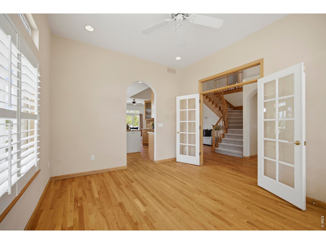 535 Lakeside Pl