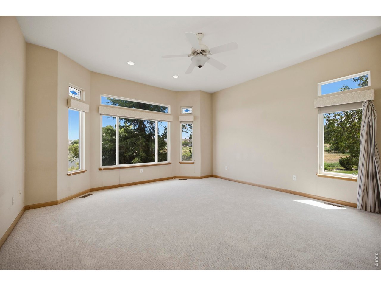535 Lakeside Pl
