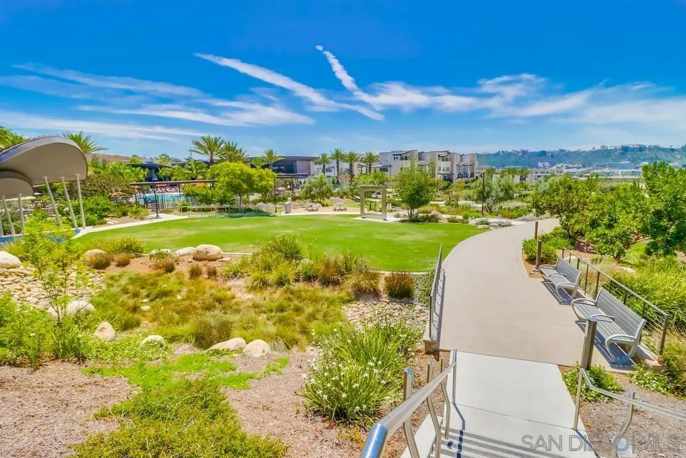 7867 Modern Oasis Dr