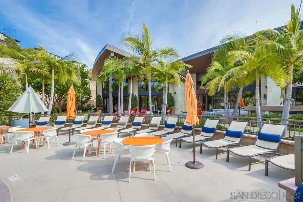 7867 Modern Oasis Dr