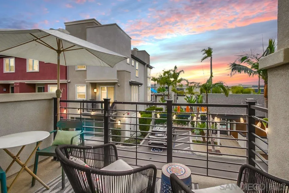 7867 Modern Oasis Dr