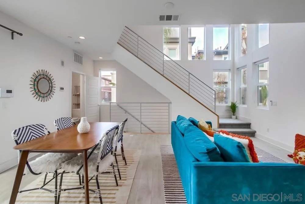 7867 Modern Oasis Dr