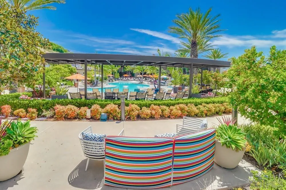 7867 Modern Oasis Dr
