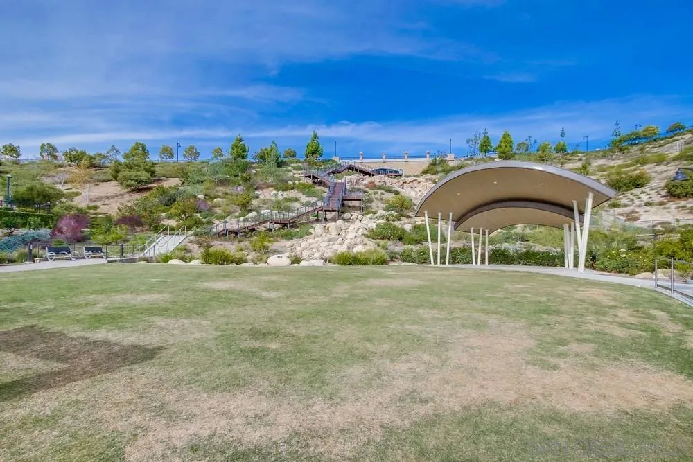 7867 Modern Oasis Dr