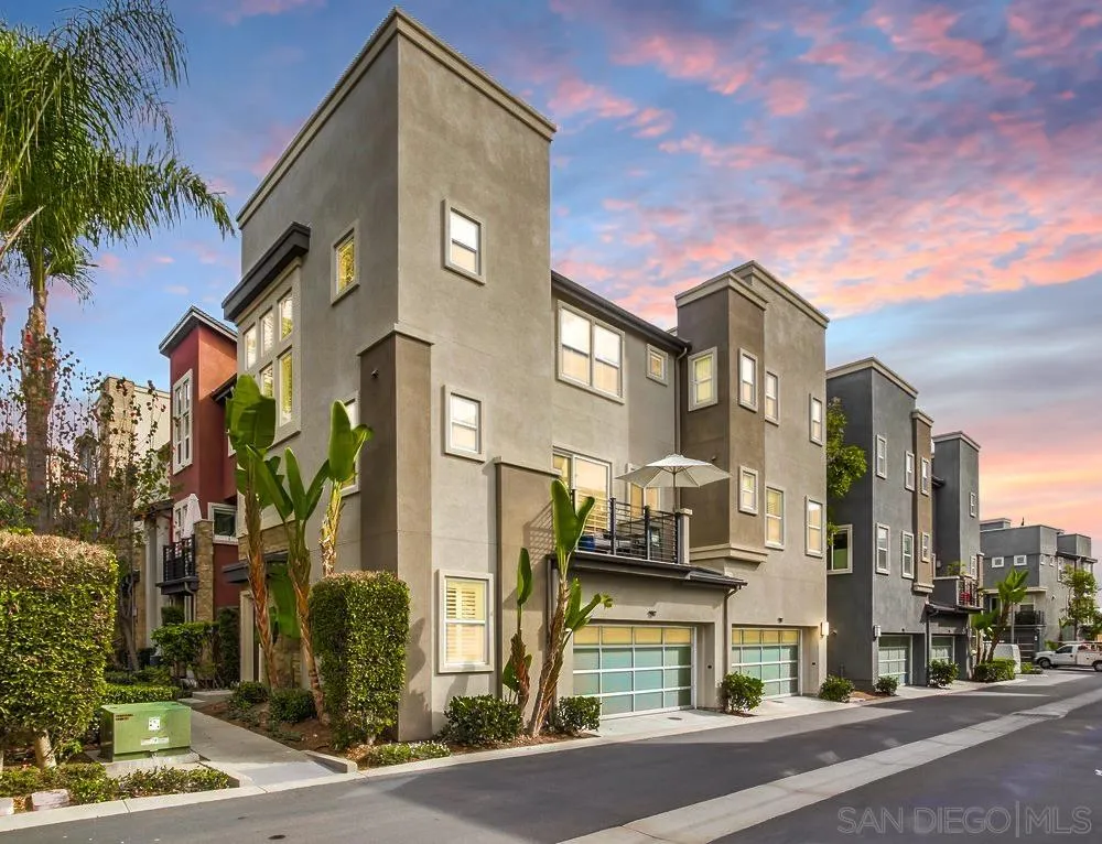 7867 Modern Oasis Dr