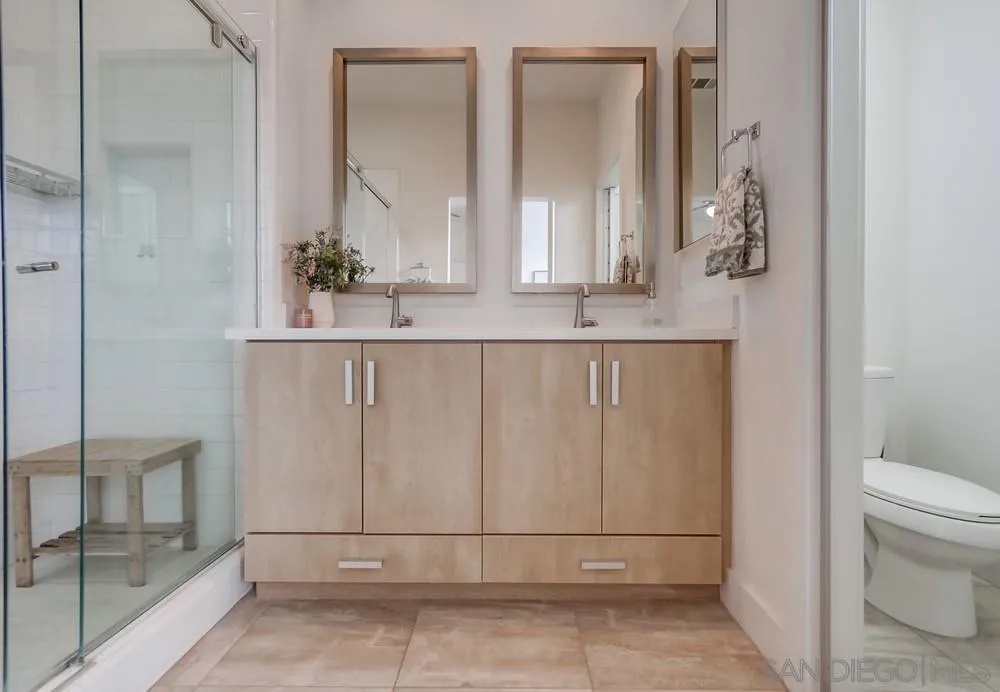 7867 Modern Oasis Dr