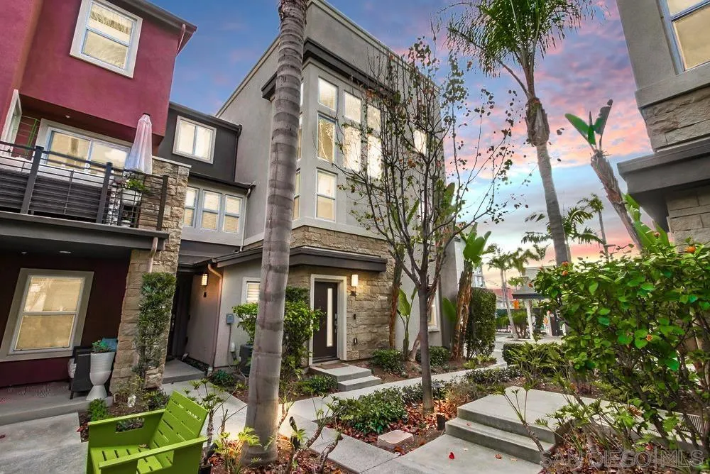 7867 Modern Oasis Dr