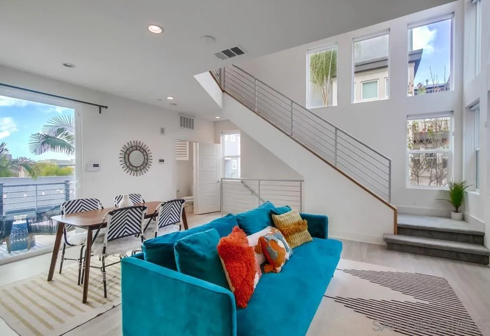 7867 Modern Oasis Dr