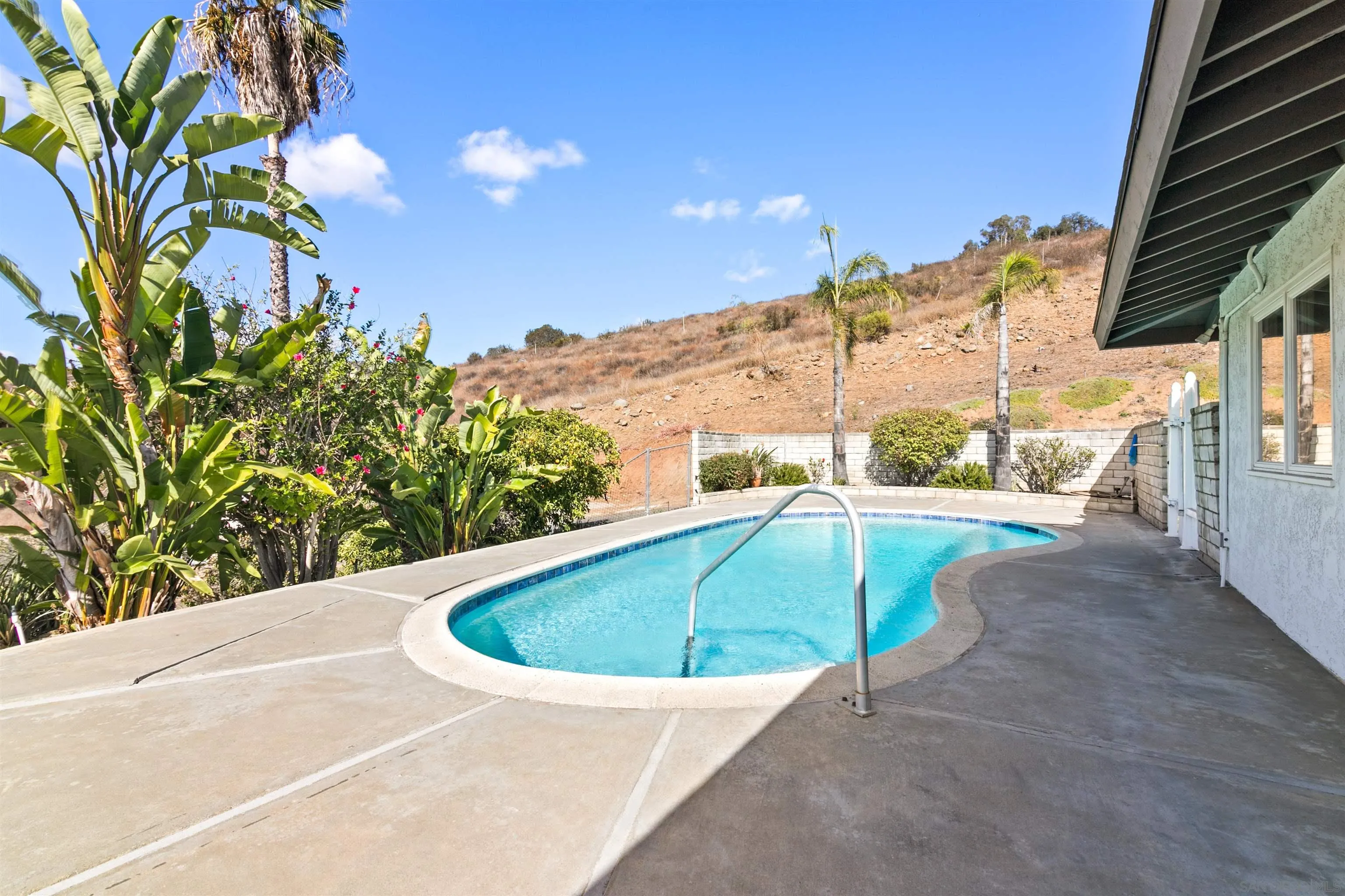 2063 Willow Glen Road