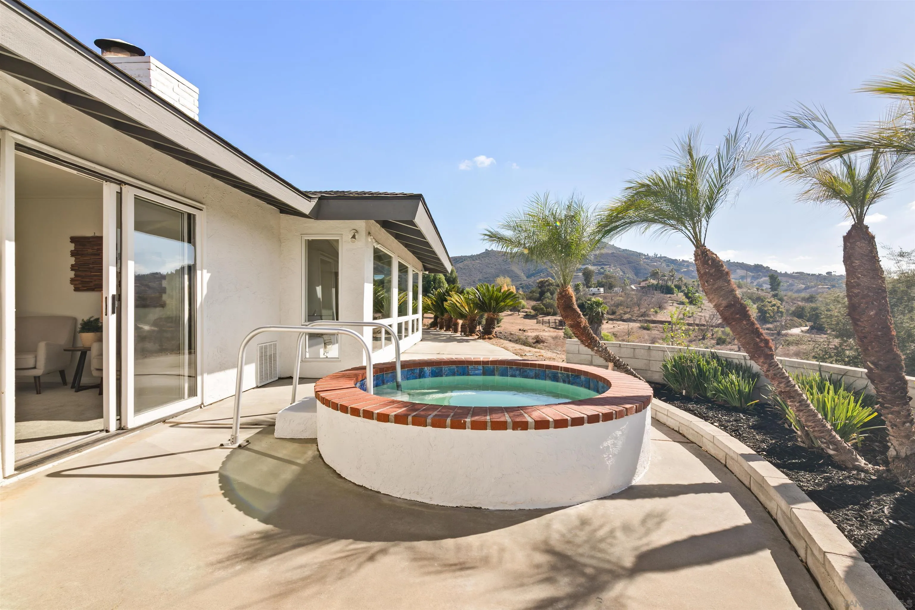 2063 Willow Glen Road