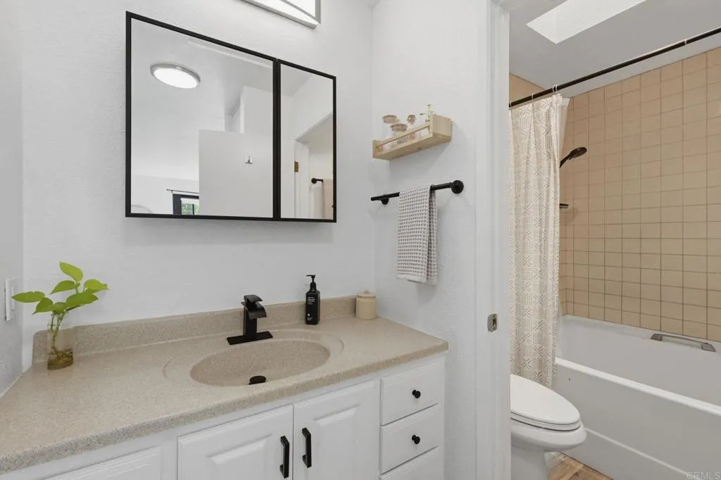 2372 Altisma Way Unit C