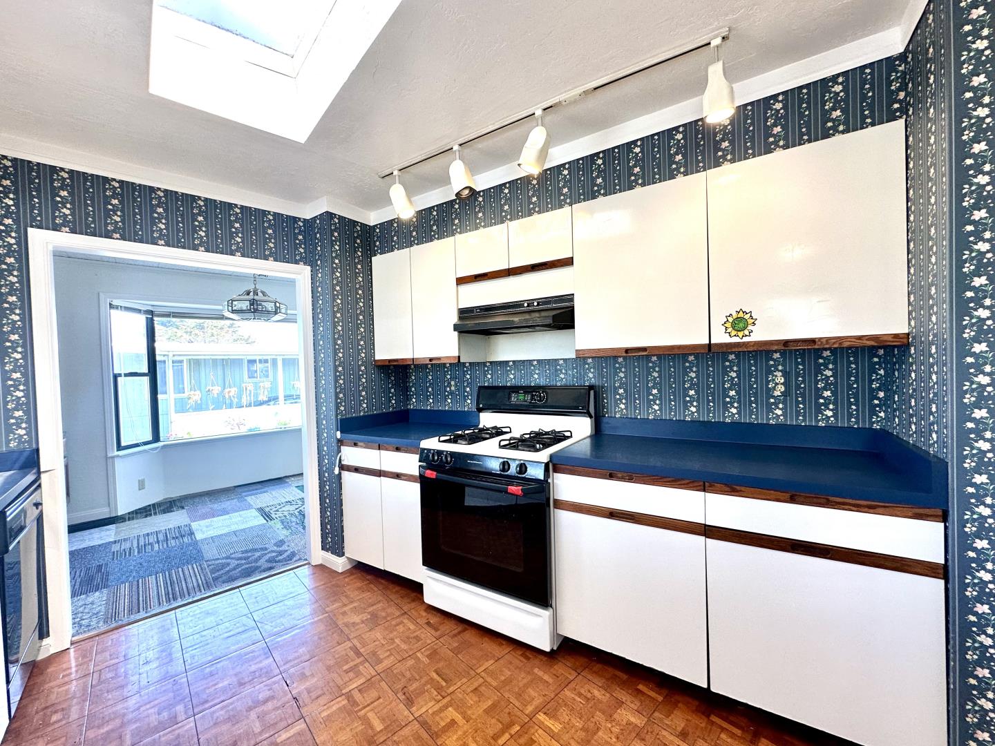 2395 Delaware Avenue Unit: 39