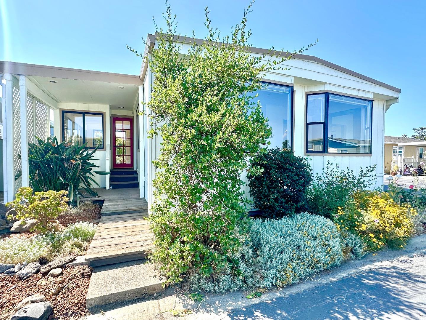 2395 Delaware Avenue Unit: 39