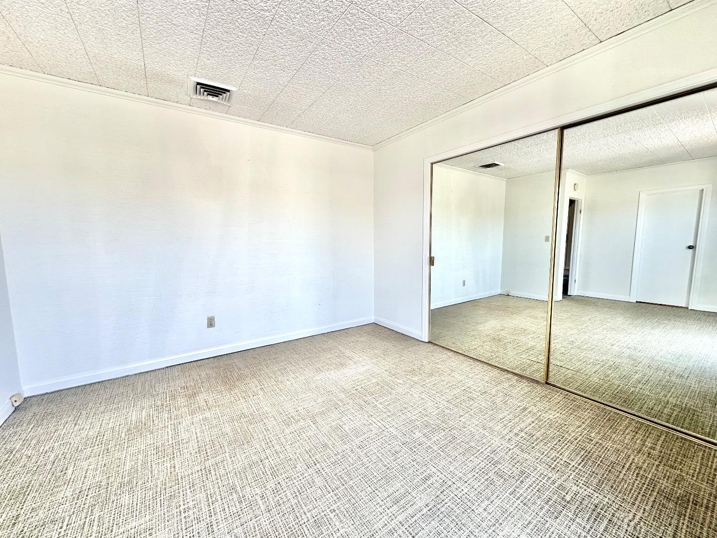 2395 Delaware Avenue Unit: 39