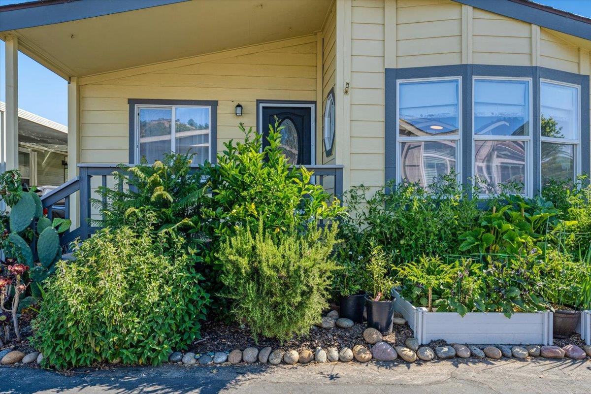 444 Whispering Pines Drive Unit: 18