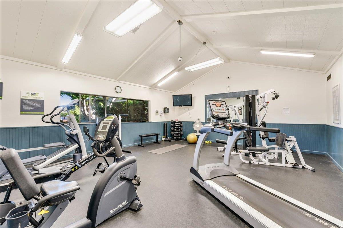 444 Whispering Pines Drive Unit: 18